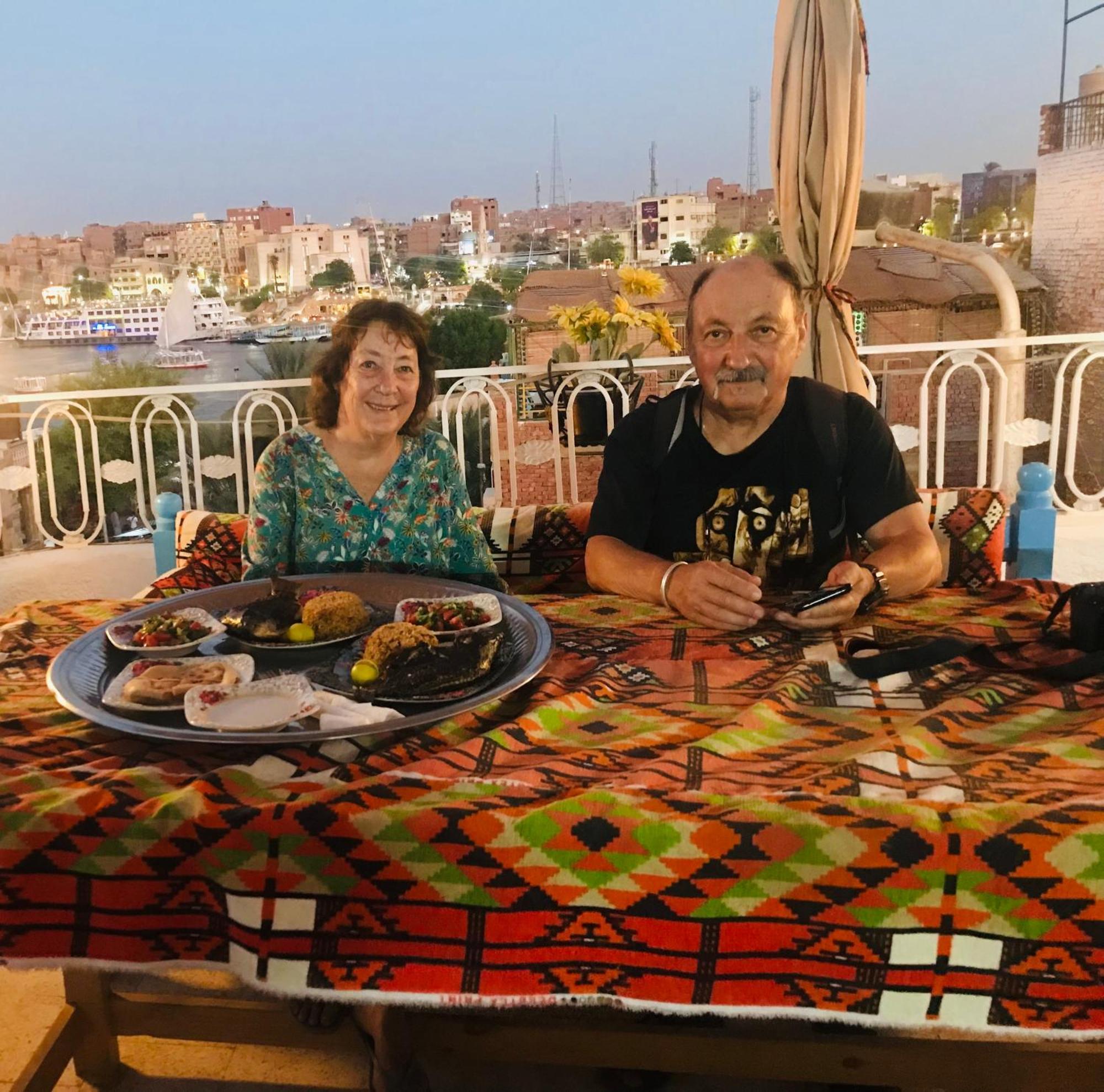 Gamal Robob Nubian Guest House Aswan Bagian luar foto